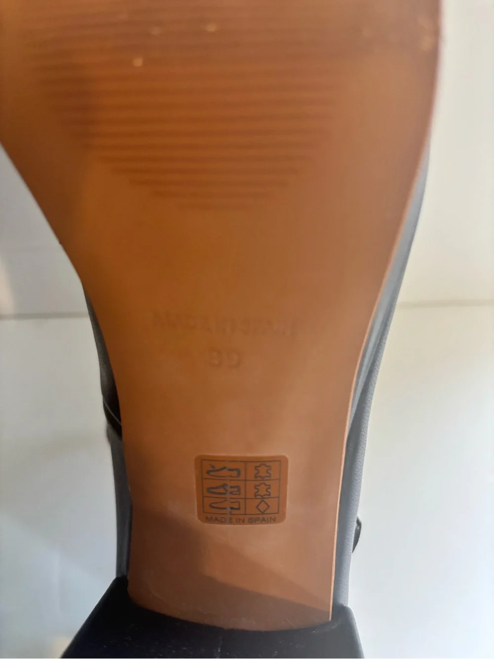 Intentionally Blank Taft Platform Mary Jane in Black
